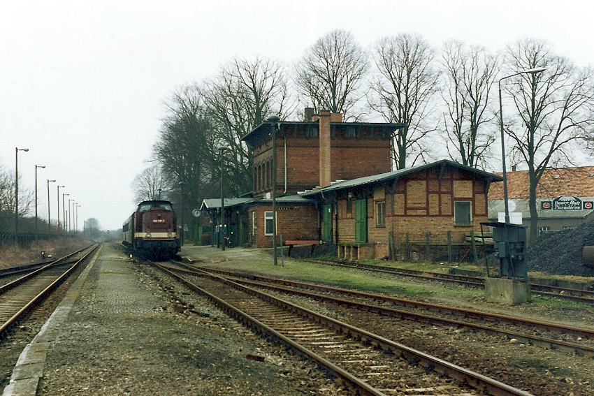 Bahnhof Zarrentin am 22.02.1992